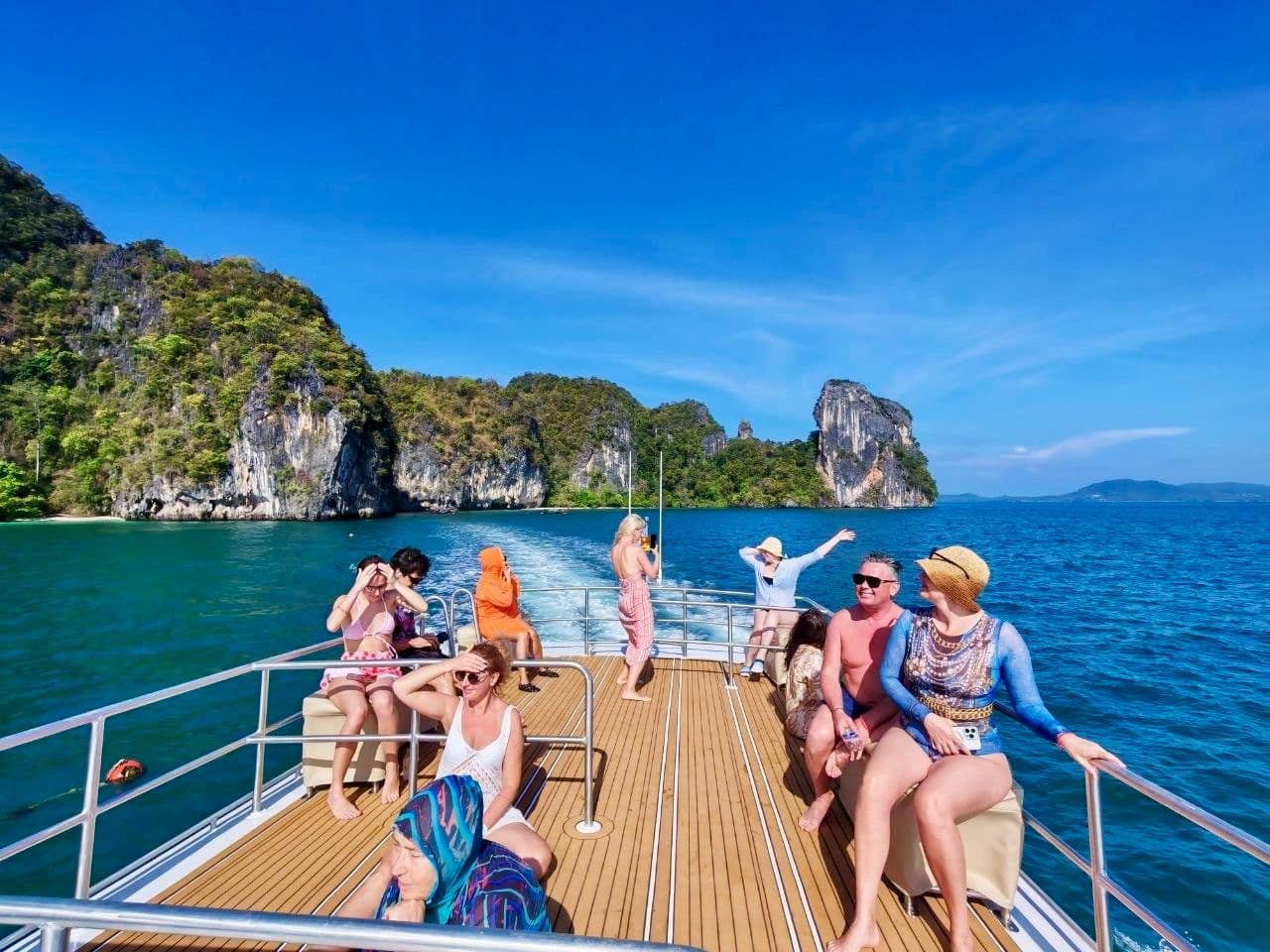 กระบี่โปร เออร์ลี่เบิร์ดคาตามารัน